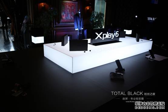 磨砂黑 vivo Xplay6 大赏:「Total #e5e5e5」的时尚大作 