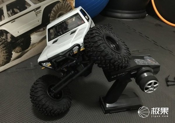 报码:【j2开奖】让男人血脉喷张的牛X玩具，AXIAL 攀爬车开箱