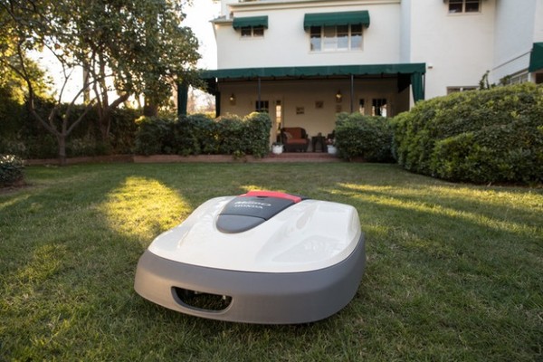 报码:【图】本田向美国用户推出草坪机器人 Miimo，形似 Roomba