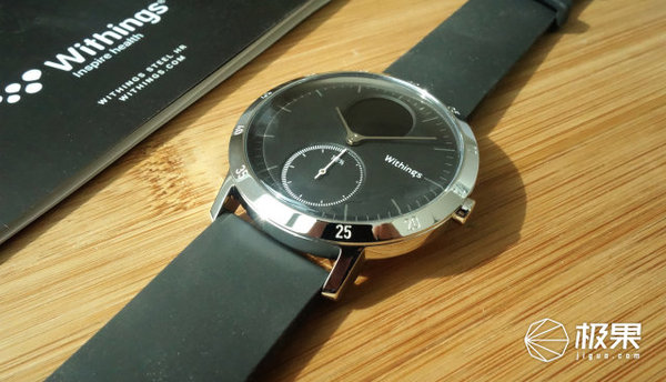 wzatv:【j2开奖】诺基亚家的高颜值智能手表，充一次电能用45天