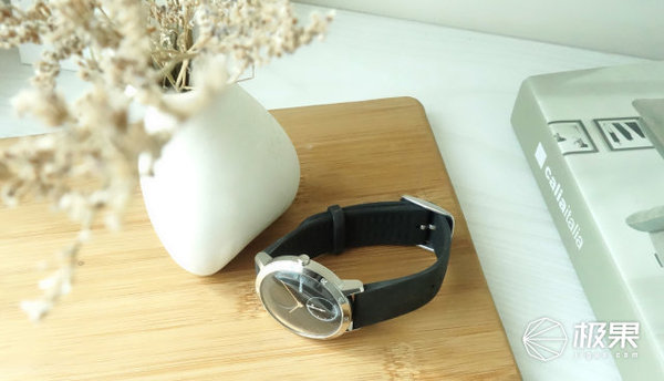 wzatv:【j2开奖】诺基亚家的高颜值智能手表，充一次电能用45天