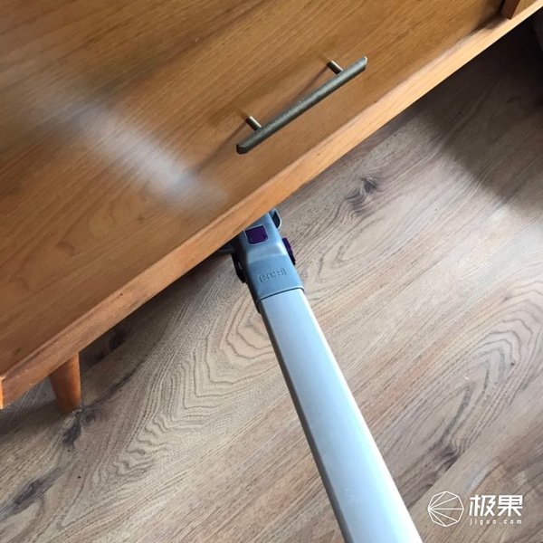 【j2开奖】从此打扫卫生不再上蹿下跳，百得轻量无绳吸尘器体验