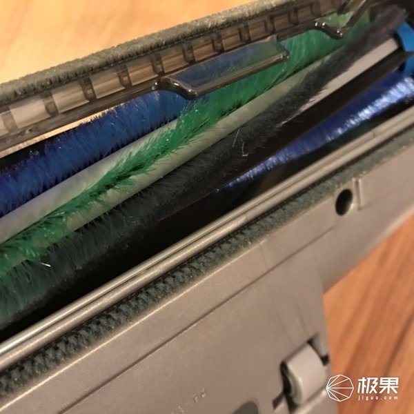 【j2开奖】从此打扫卫生不再上蹿下跳，百得轻量无绳吸尘器体验