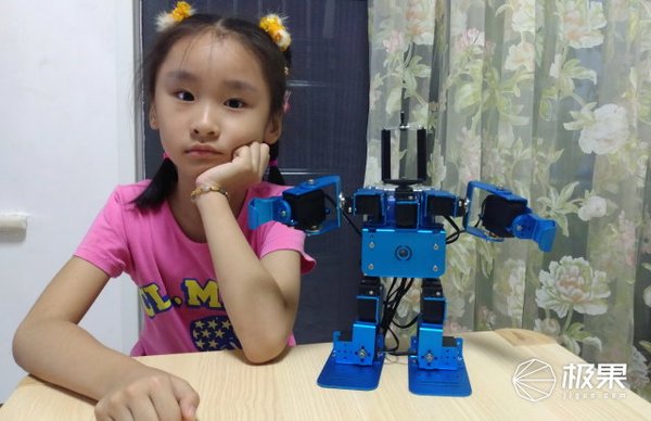 wzatv:【j2开奖】视频 | 玩具遇上黑科技，孩子边玩边学的编程机器人