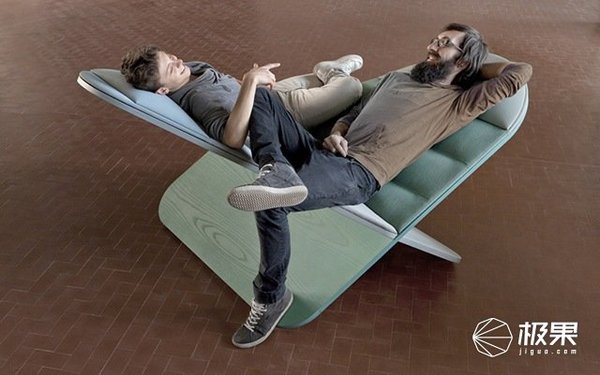 wzatv:【j2开奖】躺坐都舒服的拼插休闲椅，两个人睡也不拥挤