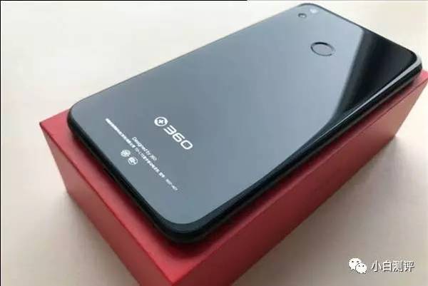 码报:【j2开奖】【曝光】iPhone SE 2真机首曝！玻璃材质＋垂直双摄 真相让人……