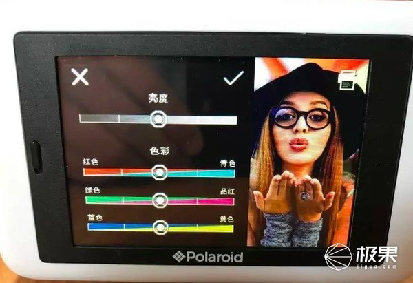 【j2开奖】即影即现，宝丽来拍照打印机SNAP TOUCH上手体验