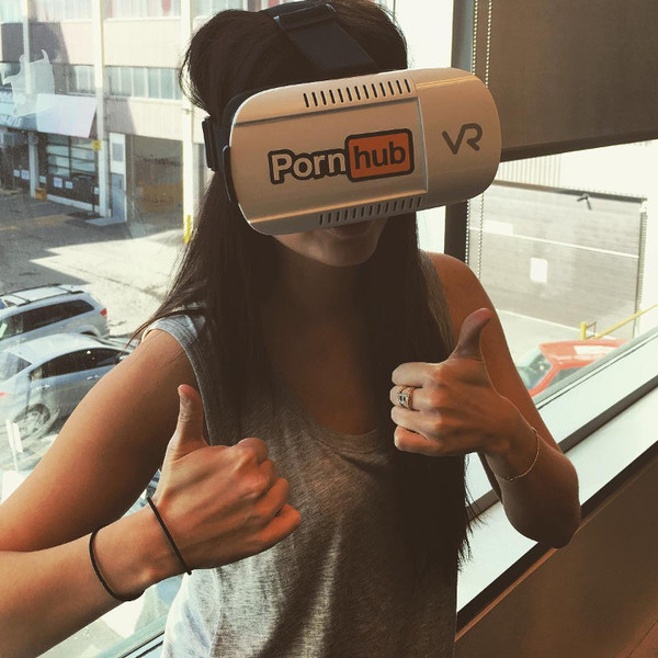 报码:【j2开奖】Pornhub 说：现在的老司机们，都喜欢用 VR 飙车……