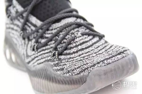 码报:【j2开奖】新款阿迪Crazy Explosive Low PK，通吃球场1