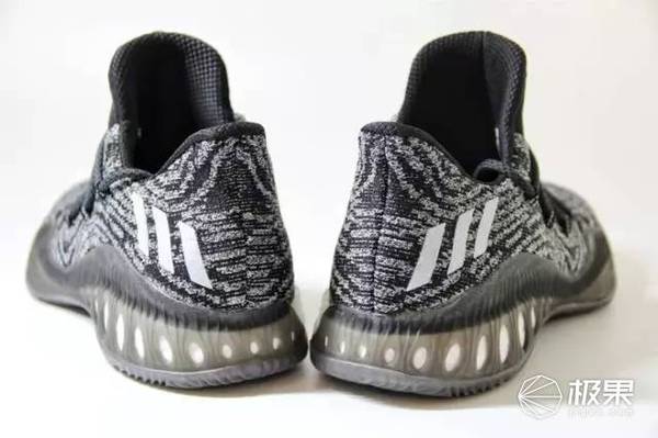 码报:【j2开奖】新款阿迪Crazy Explosive Low PK，通吃球场1