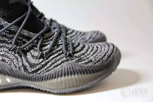 码报:【j2开奖】新款阿迪Crazy Explosive Low PK，通吃球场1