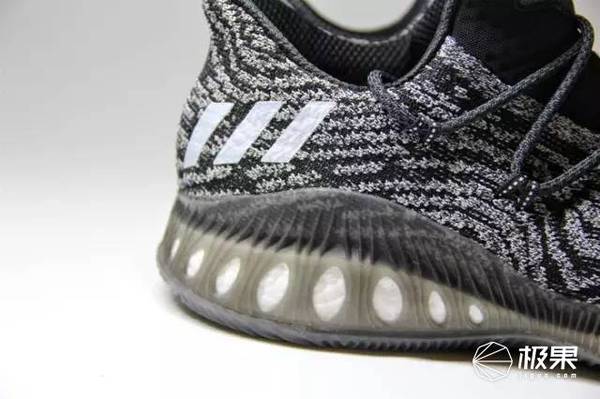 码报:【j2开奖】新款阿迪Crazy Explosive Low PK，通吃球场1