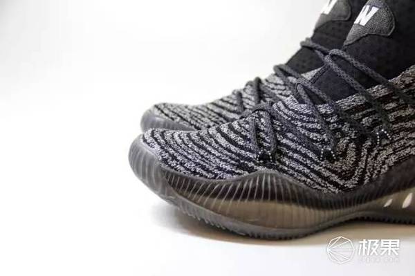 码报:【j2开奖】新款阿迪Crazy Explosive Low PK，通吃球场1