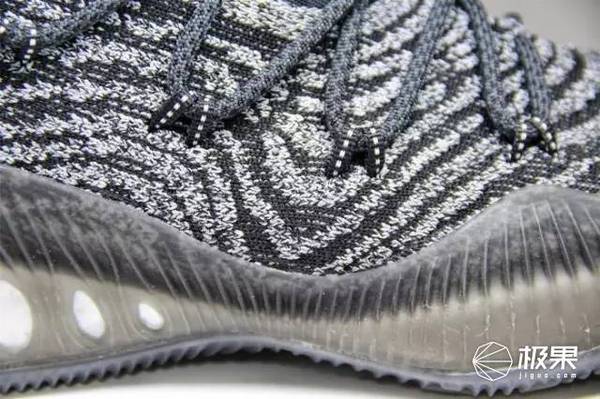 码报:【j2开奖】新款阿迪Crazy Explosive Low PK，通吃球场1