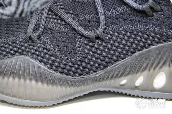 码报:【j2开奖】新款阿迪Crazy Explosive Low PK，通吃球场1