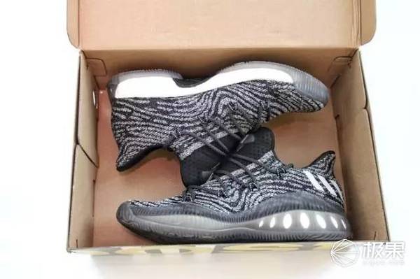 码报:【j2开奖】新款阿迪Crazy Explosive Low PK，通吃球场1