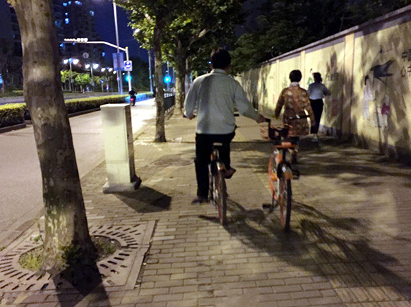 码报:【j2开奖】共享单车红包猎人：用两部手机骑两辆车，一晚刷上百元