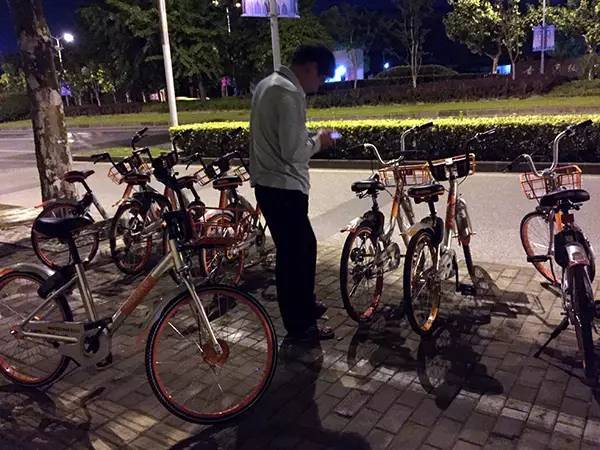 码报:【j2开奖】共享单车红包猎人：用两部手机骑两辆车，一晚刷上百元
