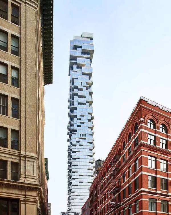 报码:【j2开奖】纽约又多了一幢豪宅楼，像是用玻璃方块搭成的积木塔