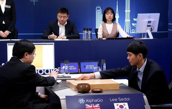 wzatv:【图】前谷歌 AI 科学家：在 AlphaGo 面前，柯洁没有胜算