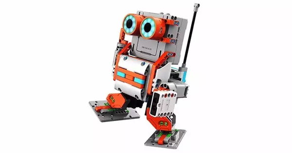 报码:【j2开奖】据说能创造下一个微软的孩子，现在都玩这个机器人