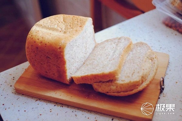 码报:【j2开奖】厨房好帮手松下全自动面包机体验，附食谱分享