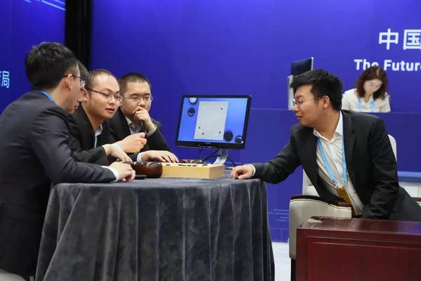 【j2开奖】AlphaGo又赢了！5大高手没能帮柯洁“复仇”成功 | 人机团队对抗赛