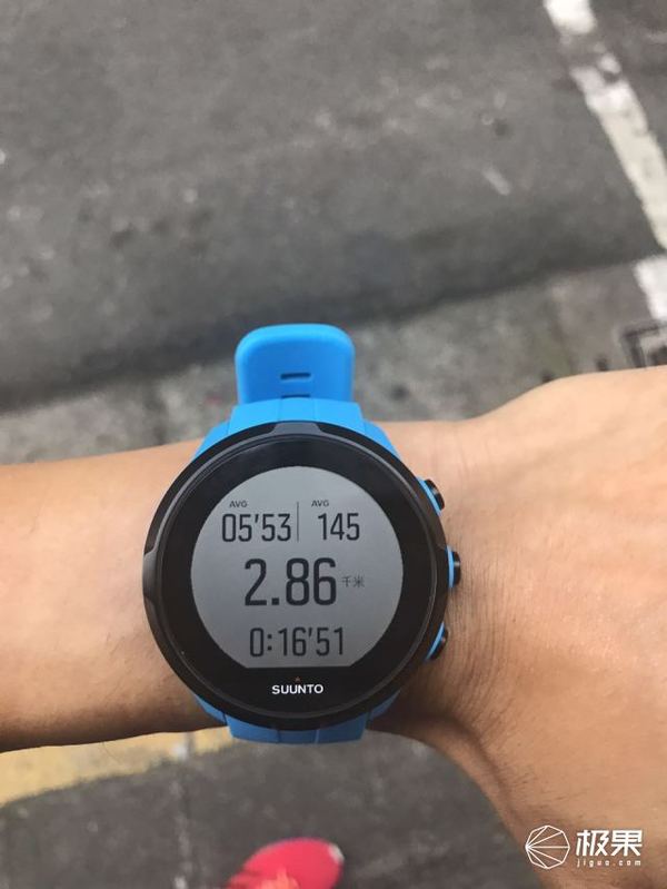 【j2开奖】戴着颂拓撸完113km，台湾铁三比赛登顶全纪录 | 视频