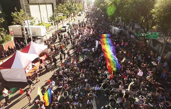 台湾的婚姻平权之路走到今天，究竟历经过什么