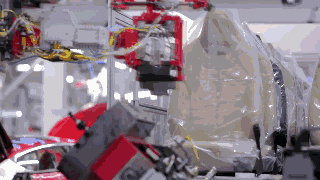 特斯拉自动化工厂曝光，150个机器人协同工作；