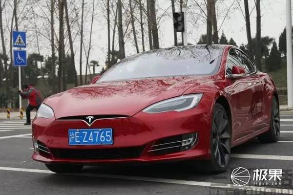 特斯拉 Model S P90D，500公里长途高速续航测试