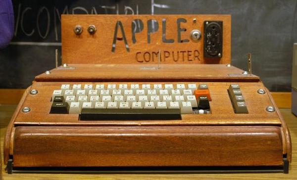 码报:第一代苹果电脑下周拍卖，没有键盘和机箱还值