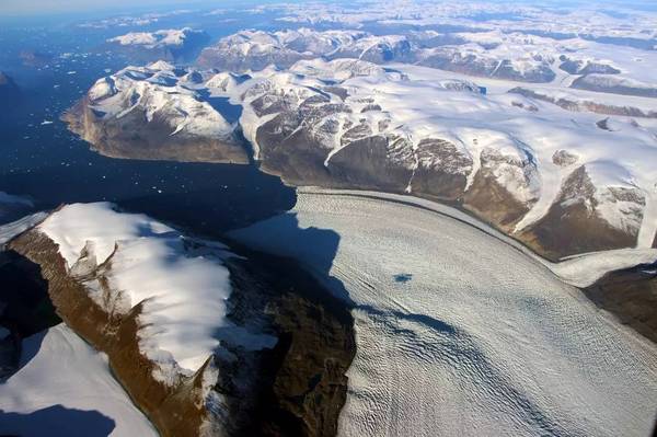 码报:NASA发现格陵兰冰川消融的新模式