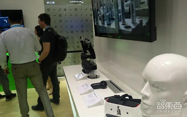 报码:CES Asia首日：消费电子展变quot;车展quot; VR冷清中