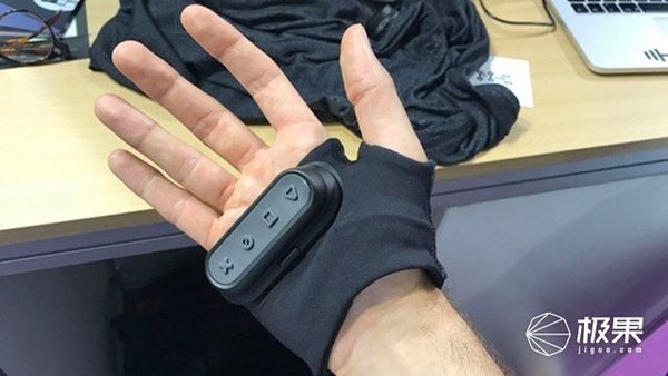 码报:美帝VR体感衣，不用手柄和跑步机也能旋转跳跃