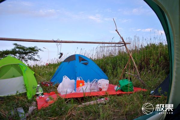 凯乐石四季帐体验，户外露营照样能住飘窗海景