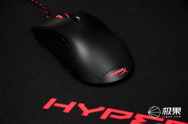 wzatv:为游戏而生！HyperX Pulsefire电竞鼠标套装体验