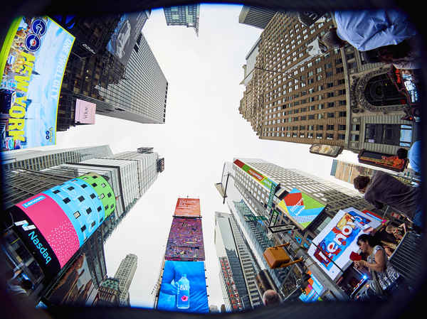 联想广告登陆纽约时代广场，这是要搞事情的节
