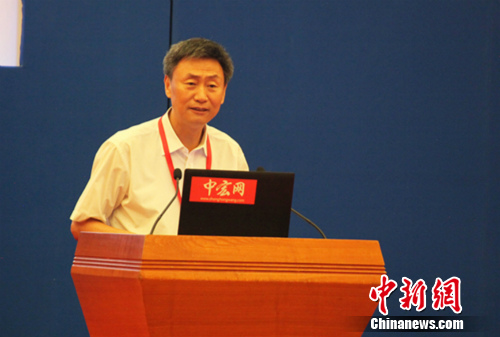国家发改委财政金融司副司长李聚合6月18日在“首届金融信用建设创新峰会”上发表演讲。