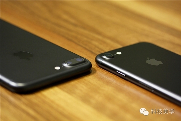 【j2开奖】磨砂黑iPhone7杯具了 升级iOS10.2有全新功能